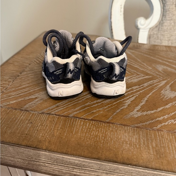 New Balance 804 Infant Sneakers in Dark Blue/Gray and White - Picture 4 of 6